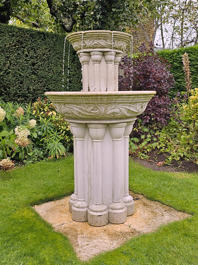 Bayeux Fountain - Farbe Portland