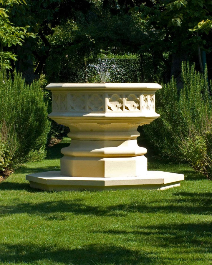 Gothic Fountain auf Upper Base - Farbe Bath